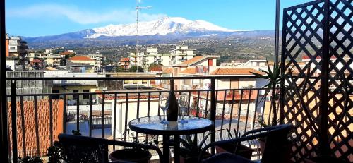 Casa Leo eleganza Siciliana con vista Etna a due passi dal Mare — 4-Star Luxury Hotel in Riposto, Italy
