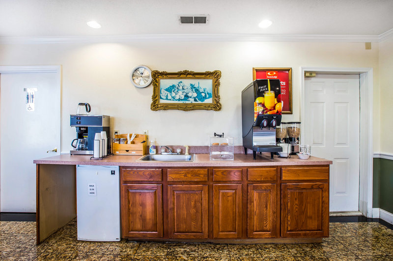 Relax Inn Milledgeville - photo 14