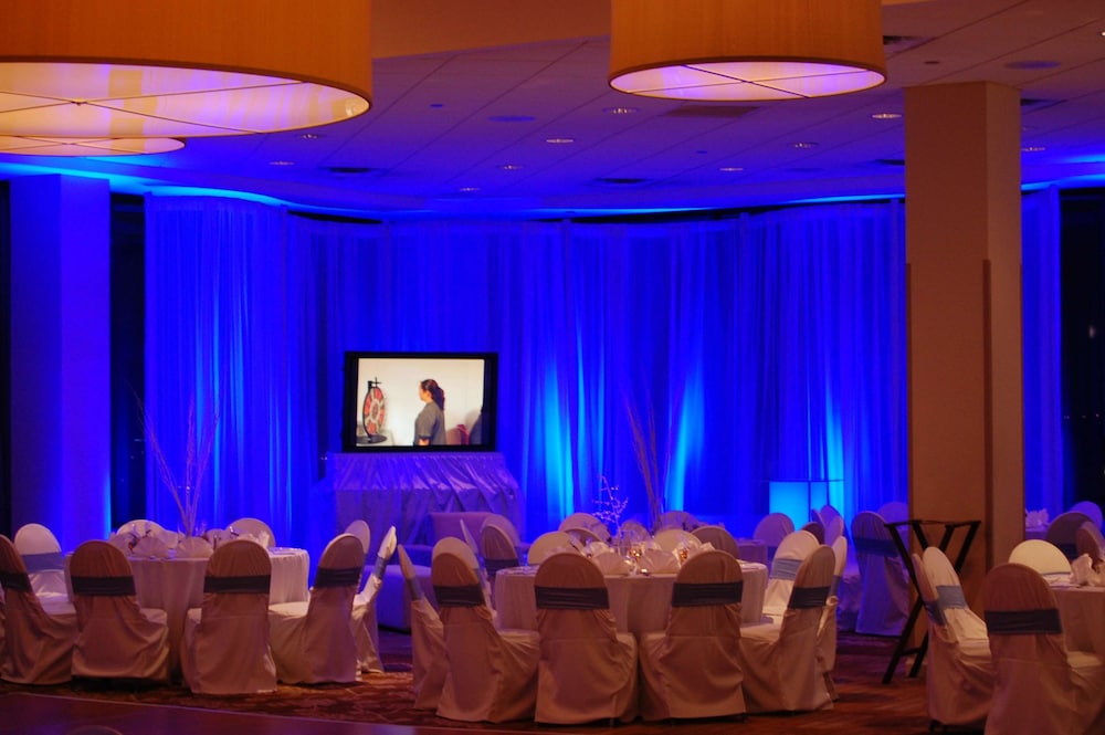 DoubleTree by Hilton Chicago North Shore Conference Center - photo 43