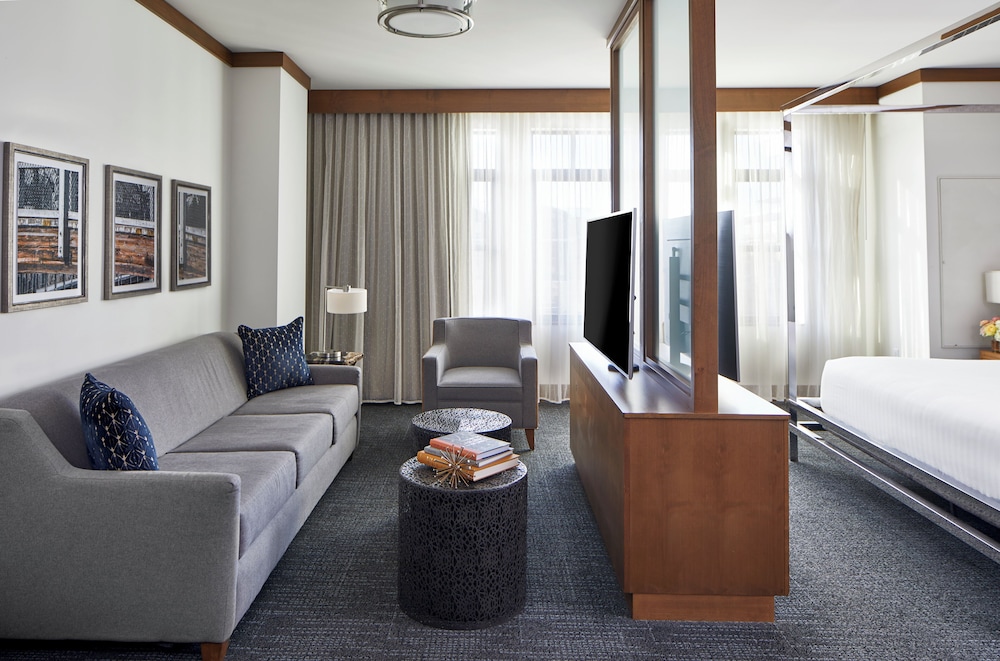 The Hotel Landing - photo 22