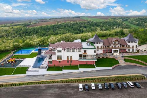 Dve Kule Resort & Winery - carbon neutral hotel in Sid