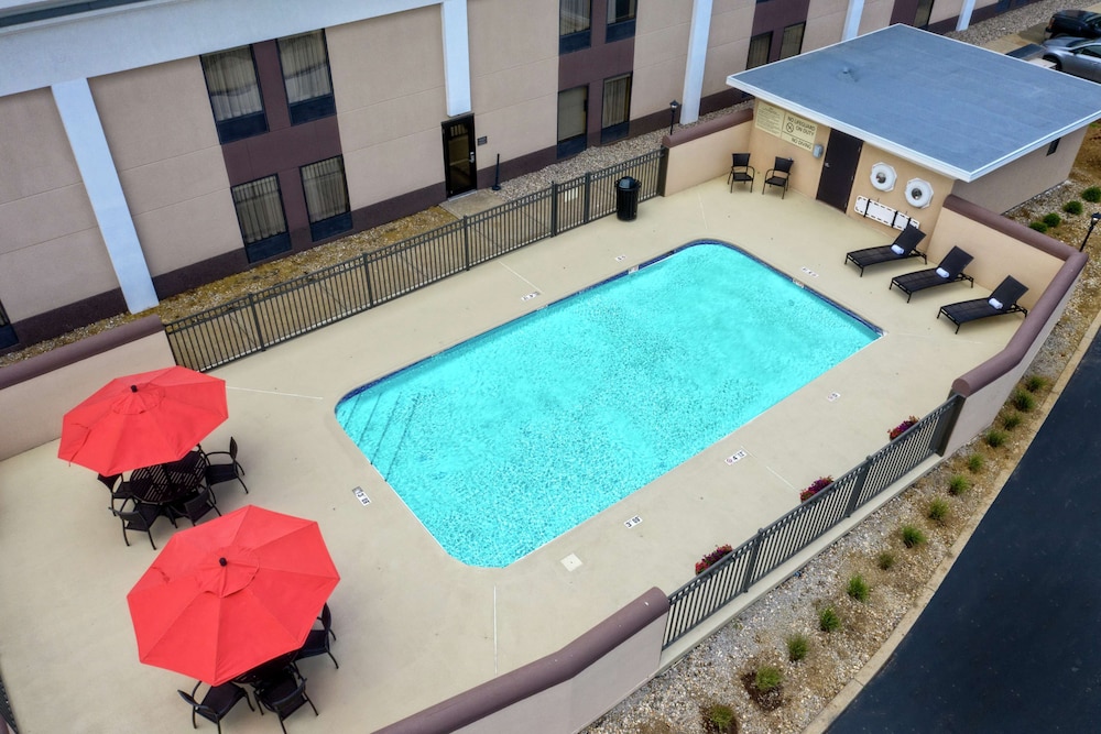 Hampton Inn Winchester - photo 39