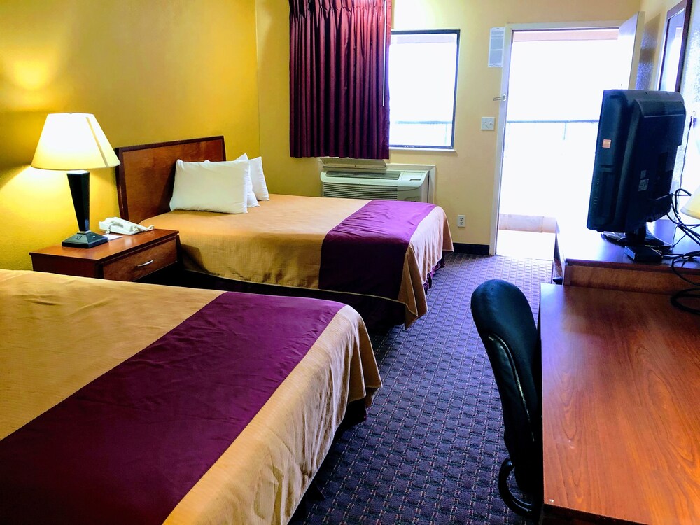Americas Best Value Inn & Suites Yukon Oklahoma City - photo 7