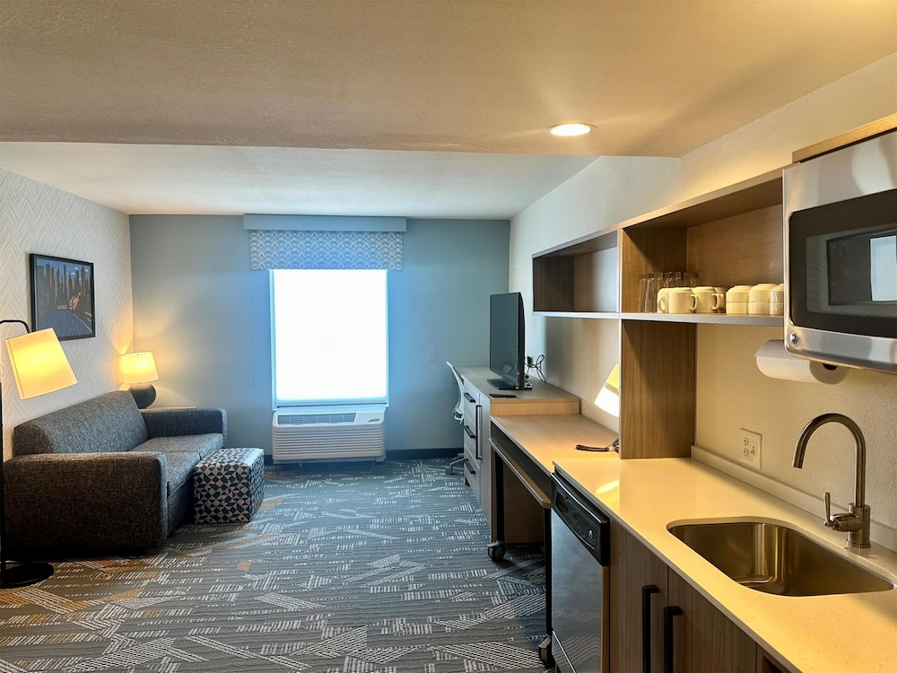 Home2 Suites by Hilton Rahway - photo 26