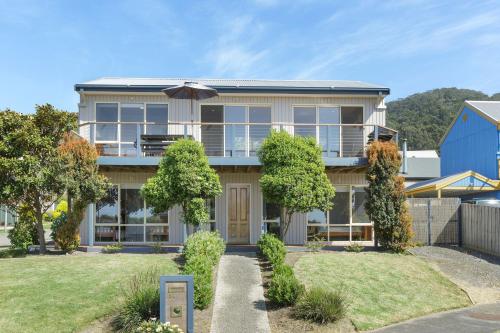 Beach Retreat — Apollo Bay — photo 2