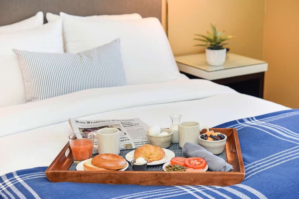 Waters Edge Hotel - photo 39