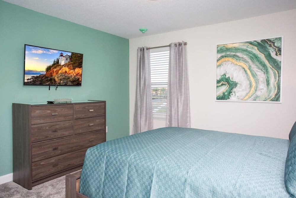 Fantastic Eight Bedrooms SF w Screened Pool at Storey Lake Resort 2887 - photo 18