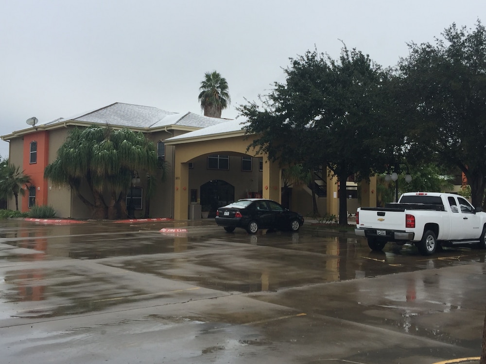 Texas Inn and Suites City Center at University Dr. - photo 46