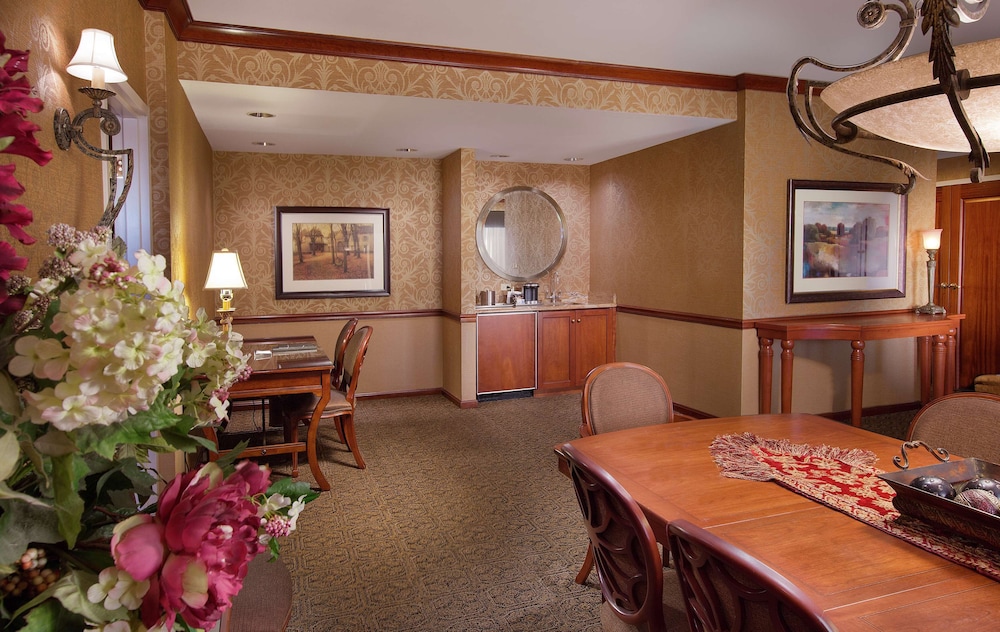 DoubleTree by Hilton Lisle Naperville - photo 11