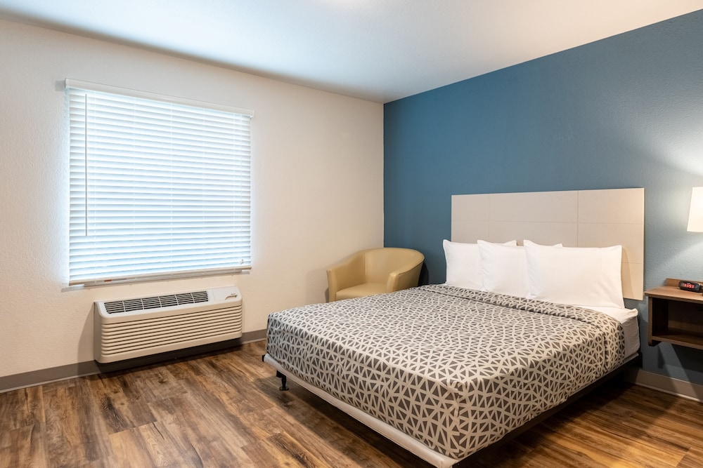 WoodSpring Suites South Brunswick Princeton - photo 8