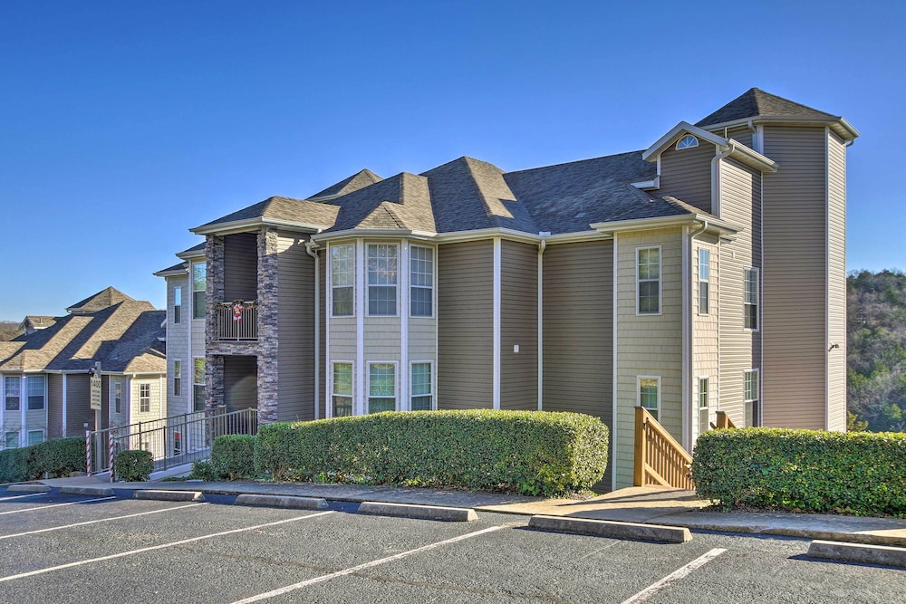 Condo in Lakefront Resort with Boat Launch and Pool - photo 12