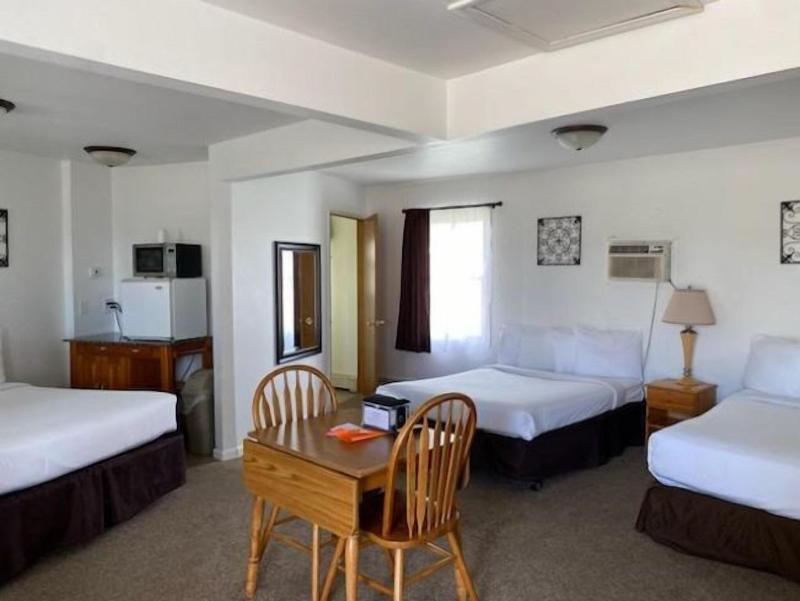 Sunset Lodge Escanaba - photo 26