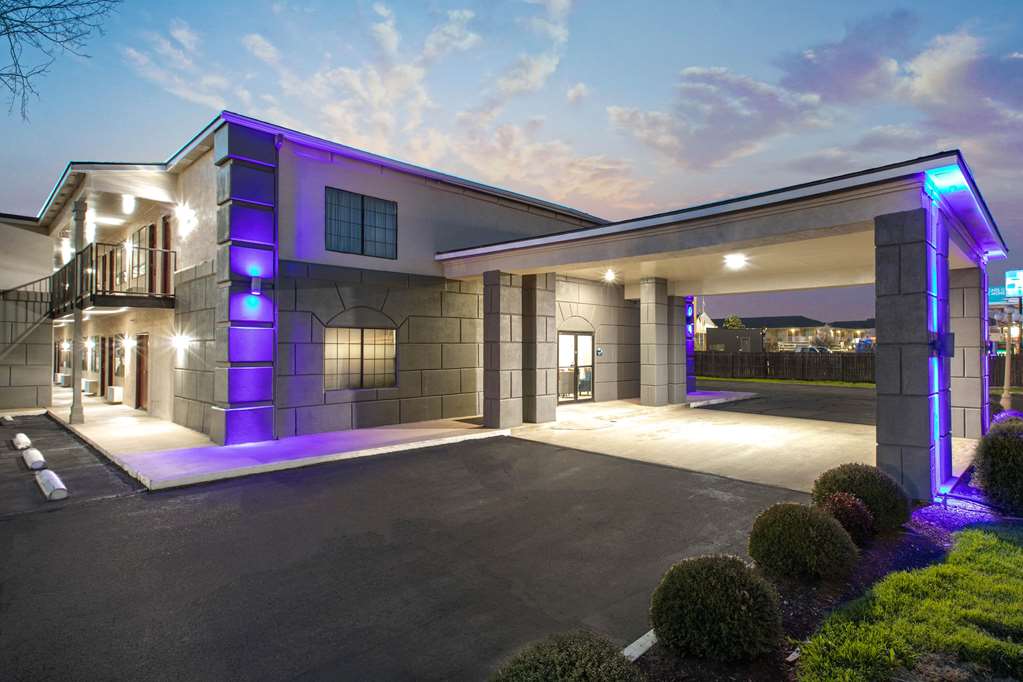 Days Inn By Wyndham Waco Near Downtown University — Waco
