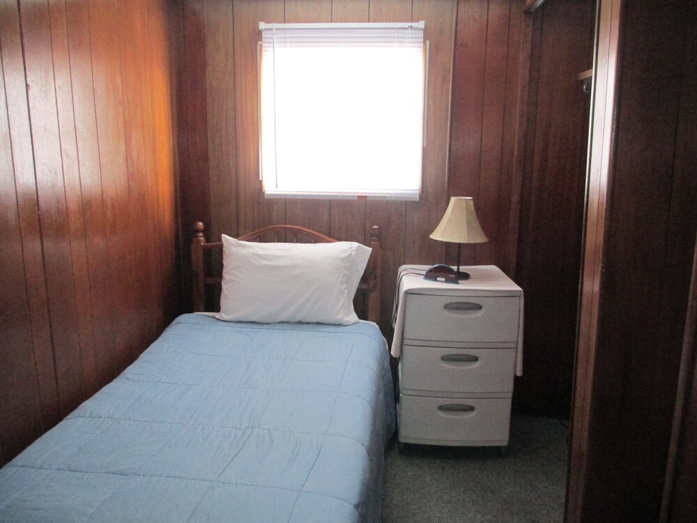 Bad Axe Motel - photo 11