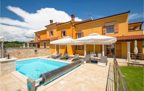 Nice Home In Hr 52215 Vodnjan — 5-Star Luxury Hotel in Vodnjan, Croatia