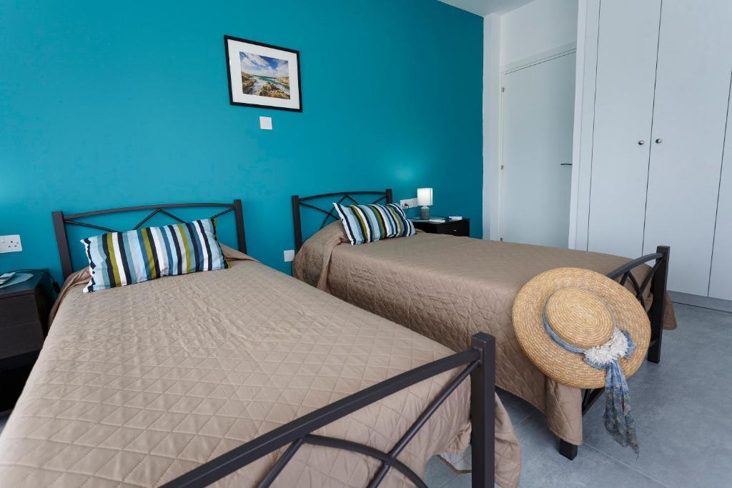 Coral Bay Sea Breeze Apartments 3 Bedroom Apartment