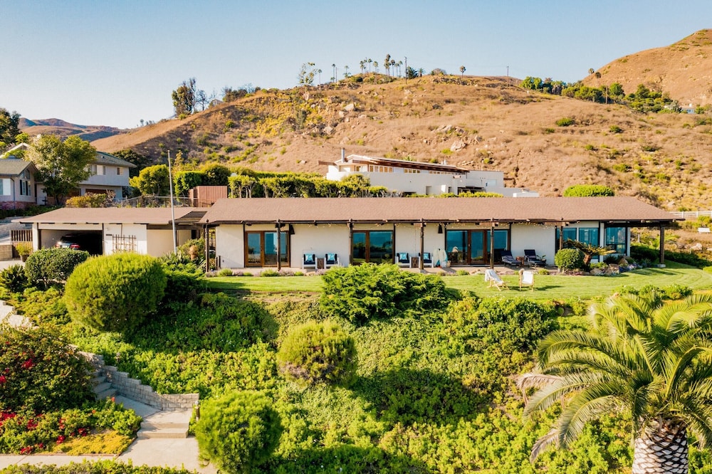 Cliffridge by Avantstay Lush Malibu Hills Estate w Breathtaking Ocean Views - photo 14