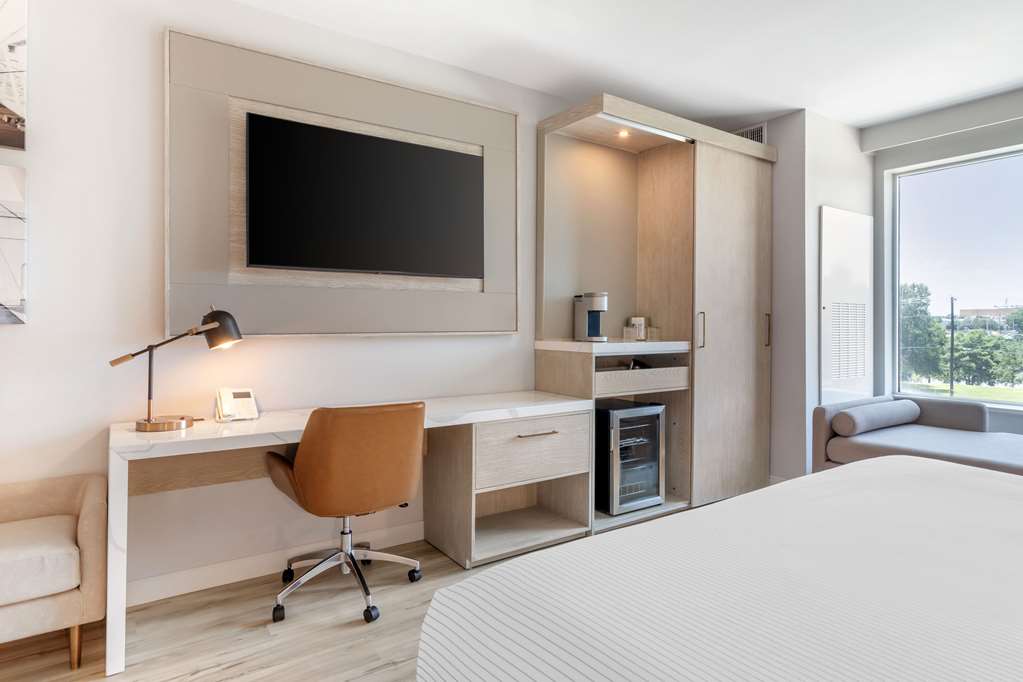 Cambria Hotel Waco University Riverfront - photo 19
