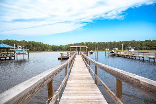 Waterway Haven by Oak Island Accommodations - photo 30