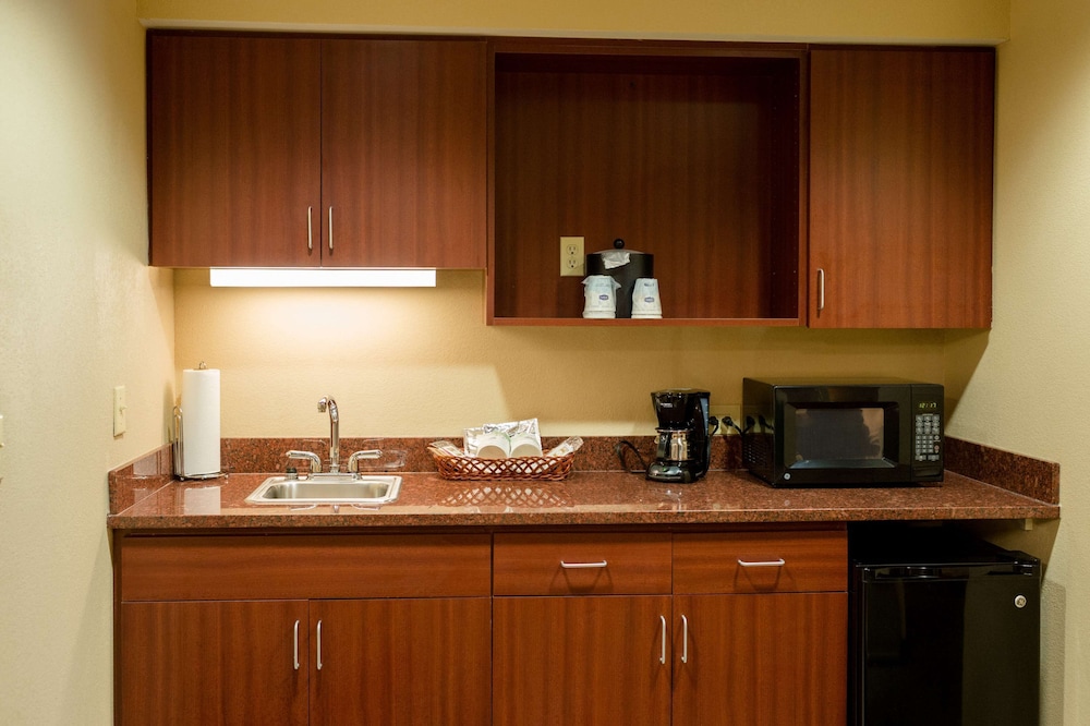 Hampton Inn Oxford West - photo 32