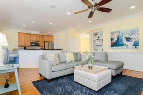 Cast a Waves by Bryant Real Estate in Kure Beach, United States