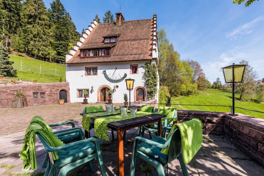 Herrenhaus im Hofgut Bärenschlössle — 4-Star Luxury Hotel in Freudenstadt, Germany