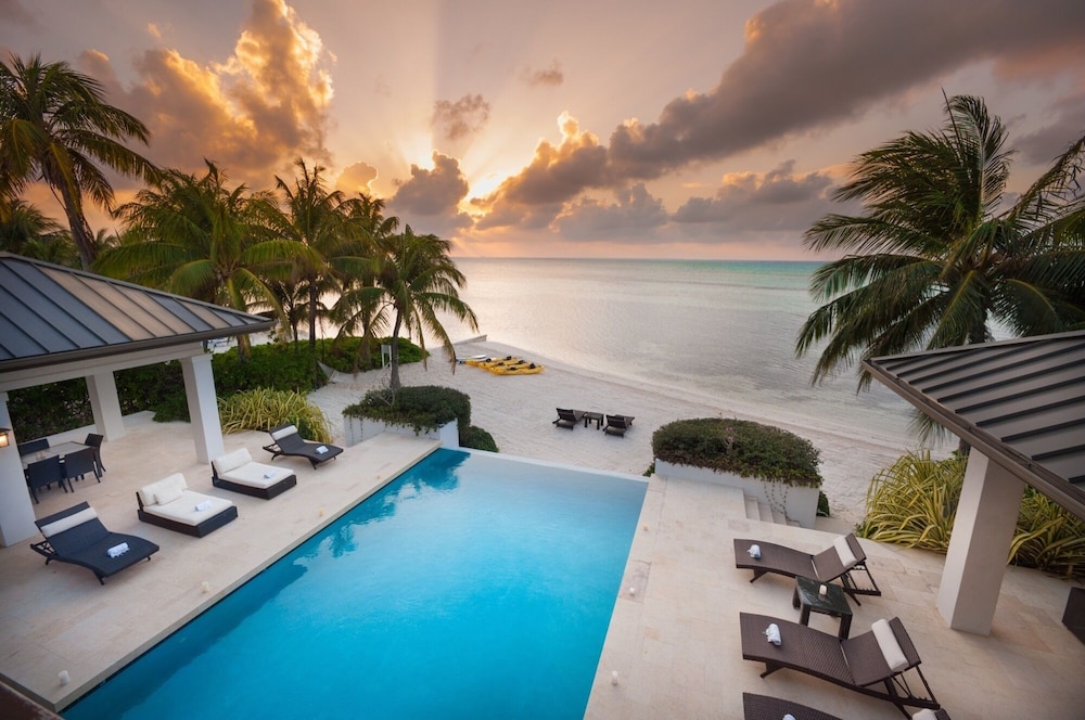 Luxury Cayman Villas — 4-Star Luxury Hotel in Bodden Town, Cayman Islands