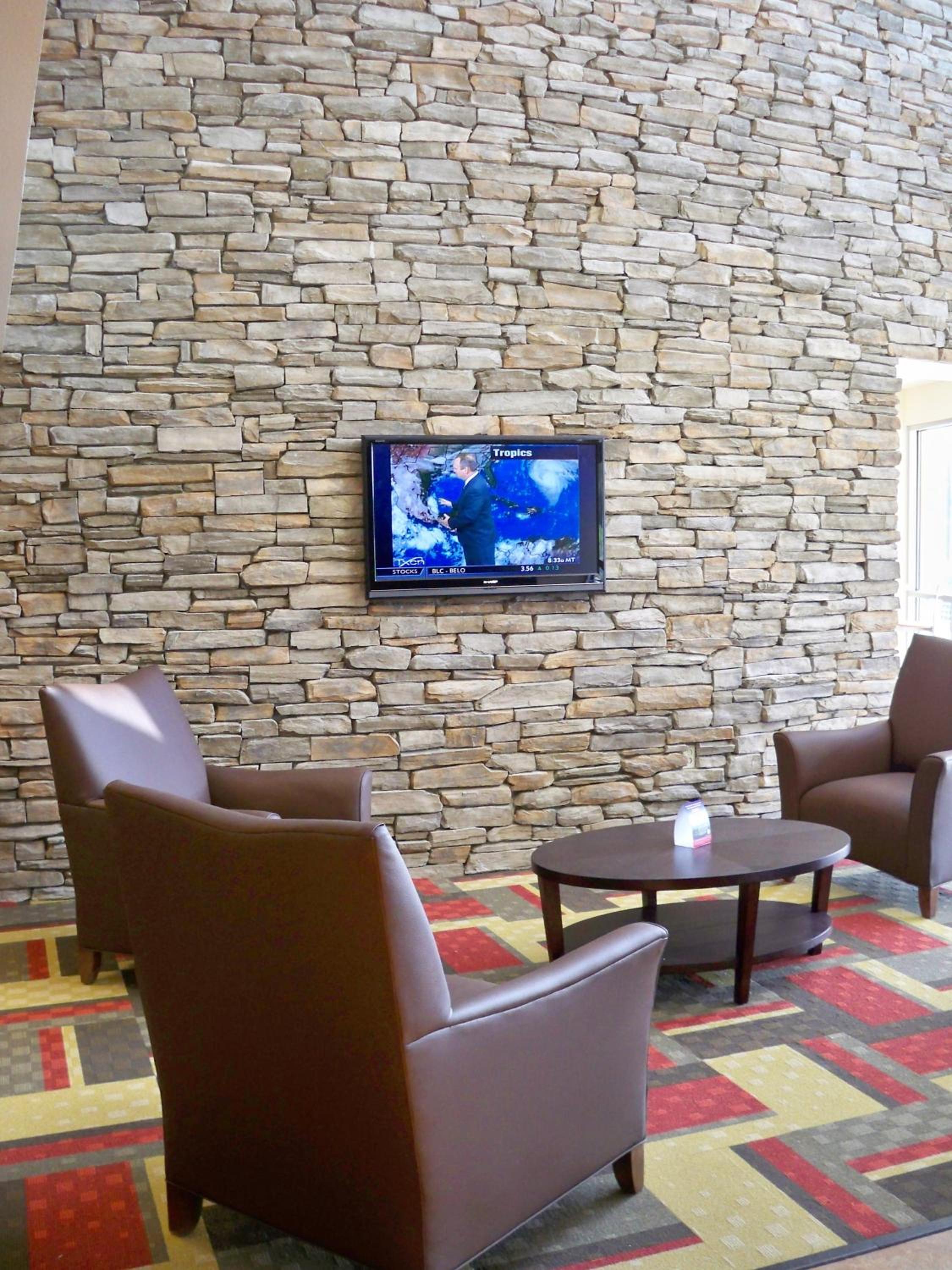 Red Roof Inn & Suites Beaumont - photo 17