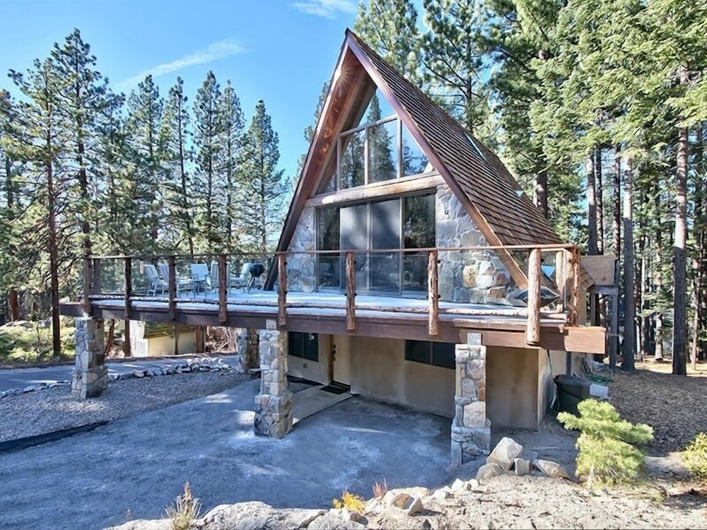 3877 Crest Drive - featured photo