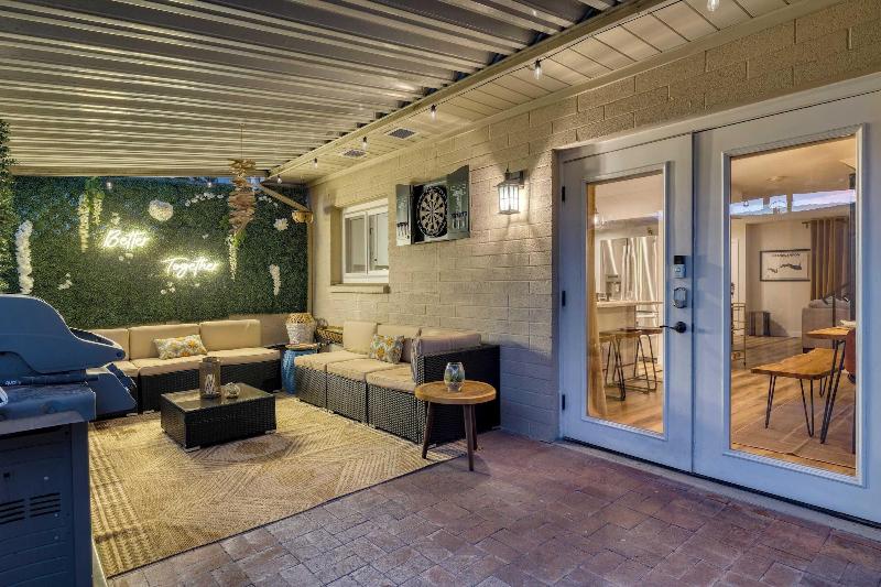 Old Town Treasure By Avantstay Central Location - photo 4