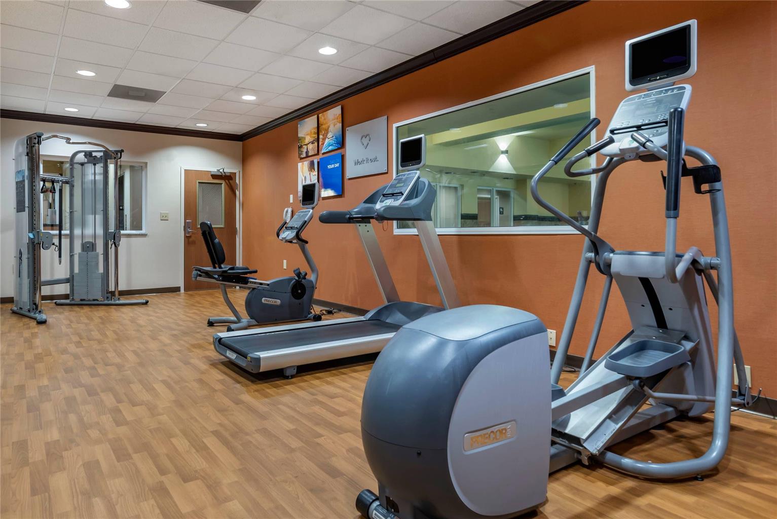 Comfort Suites Vicksburg - photo 18