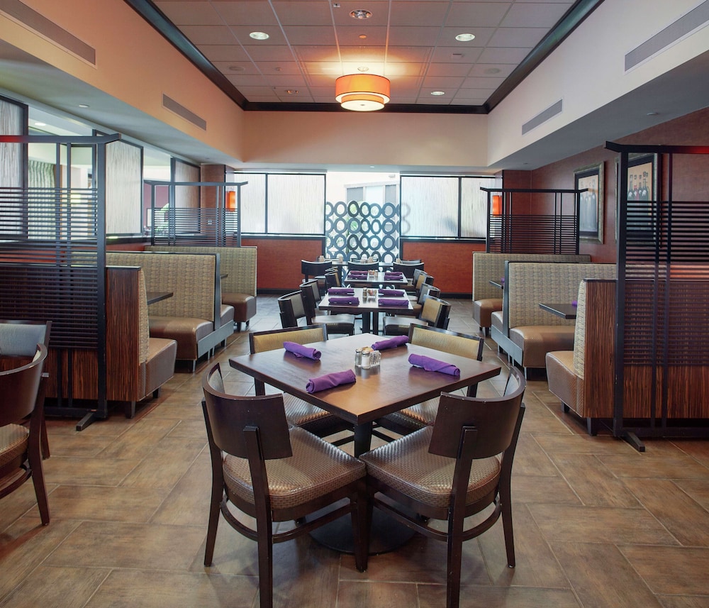 DoubleTree Suites by Hilton Bentonville - photo 25