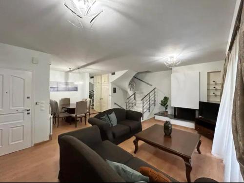 DM Villa quality stay in Perea Thessaloniki Greece — 4-Star Luxury Hotel in Peraia, Greece