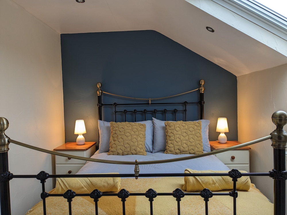 The Linhay — Bridport — photo 4