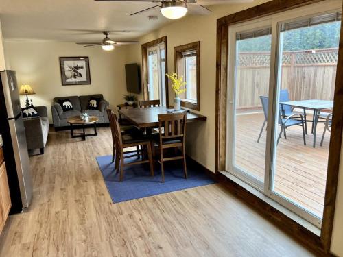Denali 2 King bedrooms each with private bath — hotel in Mckinley Park