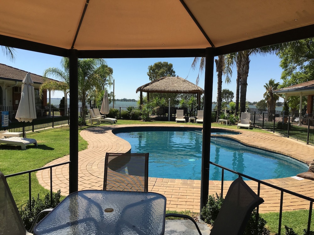 Capricorn Motor Inn — hotel in Mulwala