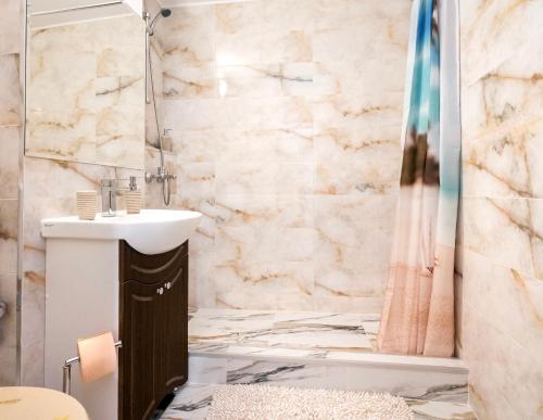 Semi Central two large bedroom apartament — 4-Star Luxury Hotel in Bucharest, Romania