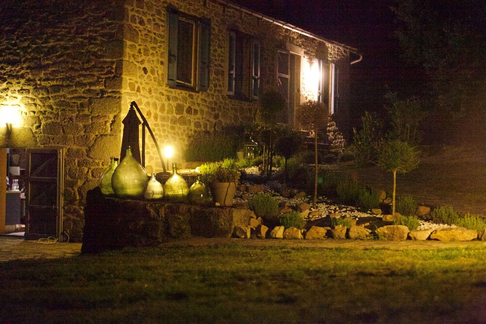 Charmant Moulin — 4-Star Luxury Hotel in Auriac-Sur-Vendinelle, France