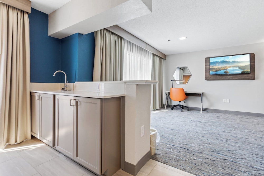 Holiday Inn Express & Suites Starkville by IHG - photo 24