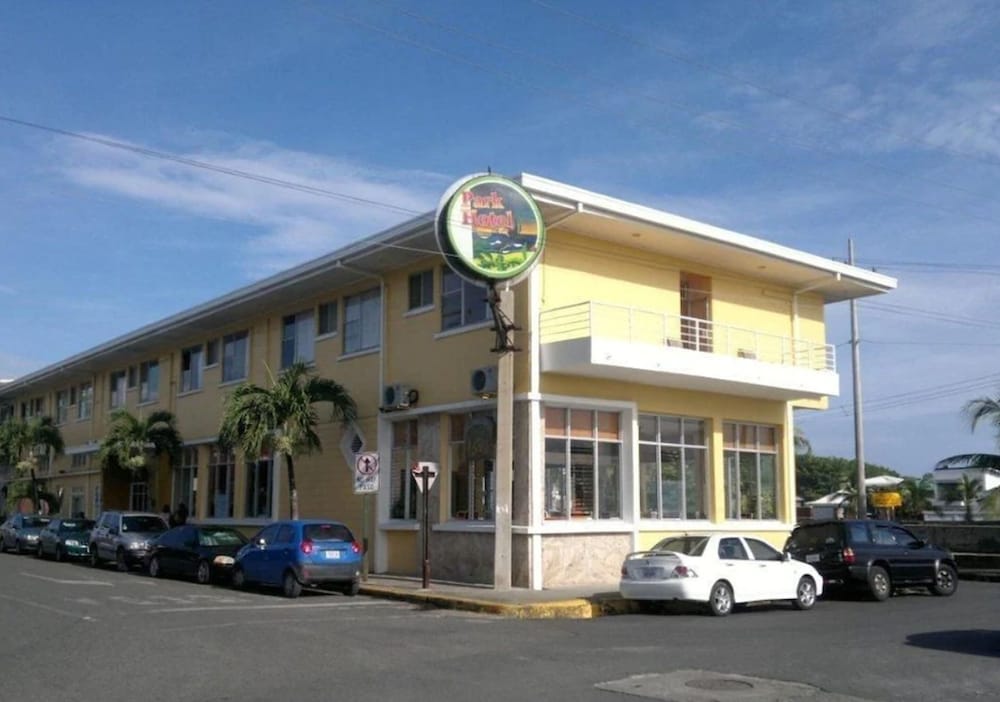 Park Hotel - carbon neutral hotel in Limon