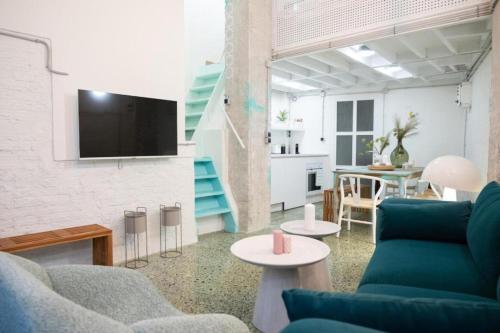 3Bed Loft 500m from Monastiraki Sq — 4-Star Luxury Hotel in Athens, Greece