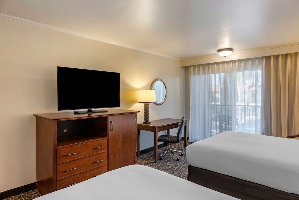Best Western Plus Royal Oak Hotel - photo 7