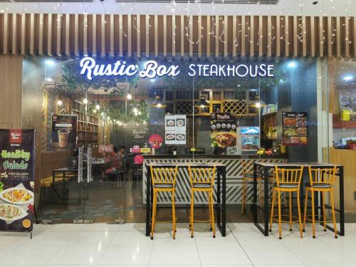 Grace Residences Pool View Free Wi Fi near BGC and McKinley 2050 — 4-Star Luxury Hotel in Manila, Philippines