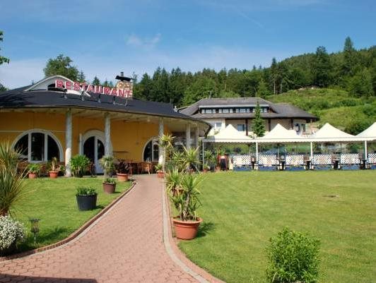 Gasthaus Hotel Höhenwirt — 4-Star Luxury Hotel in Keutschach Am See, Austria