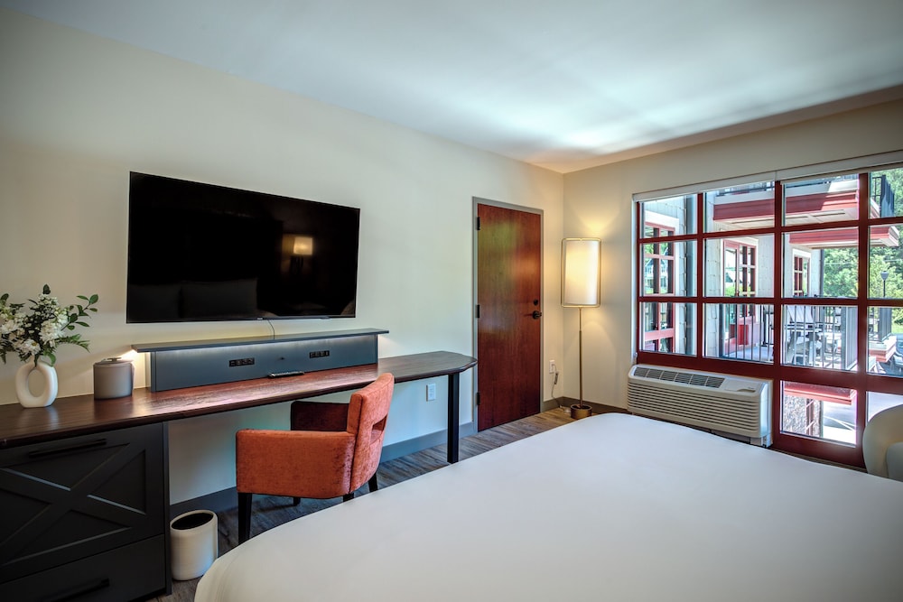 The Embers Hotel - photo 19