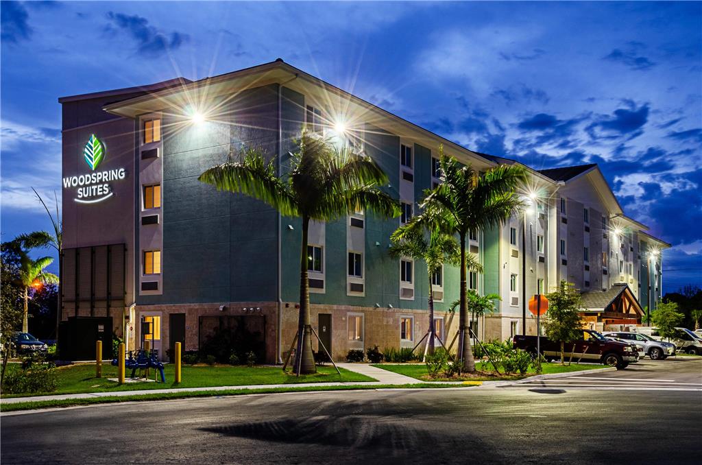 WoodSpring Suites Naples East - photo 7