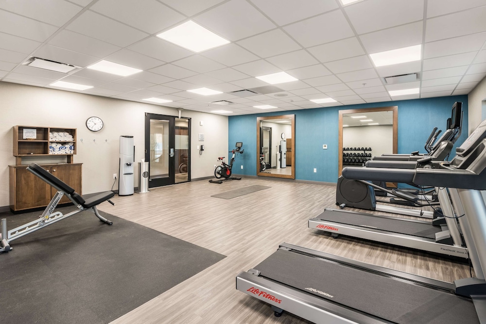 Hampton Inn Batesville - photo 22