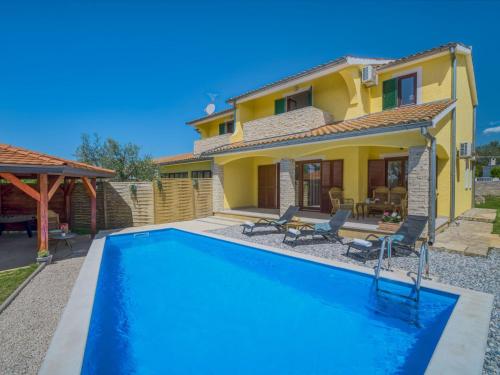 Villa Chiara — 4-Star Luxury Hotel in None, Croatia