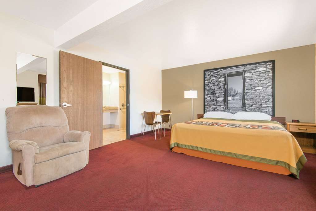 Super 8 by Wyndham Santa Rosa - photo 13