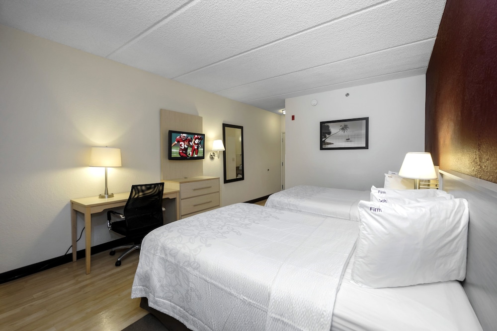 Red Roof Inn PLUS Gainesville - photo 29